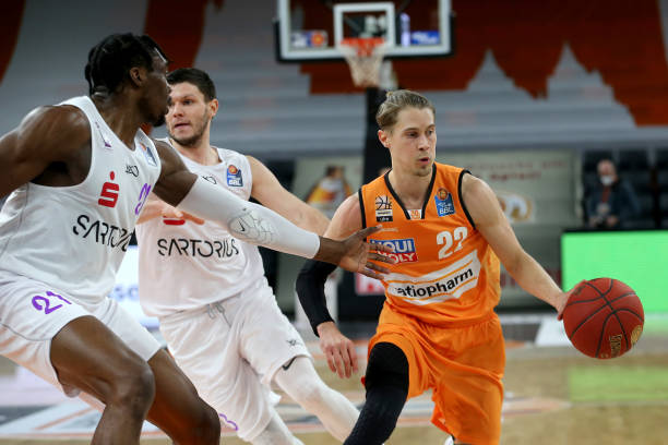 江苏女排均 江苏女排均